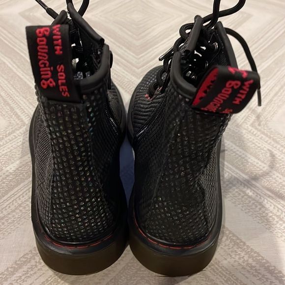 Dr. Martens Azc Waic Girls Scaled Texture Iridescent Accent Black Boots - Picture 7 of 9